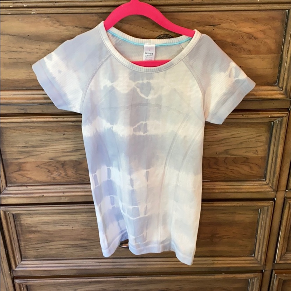 Girls Lululemon swiftly top